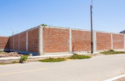 VENTA DE AMPLIO TERRENO EN URB. LOS NOGALES